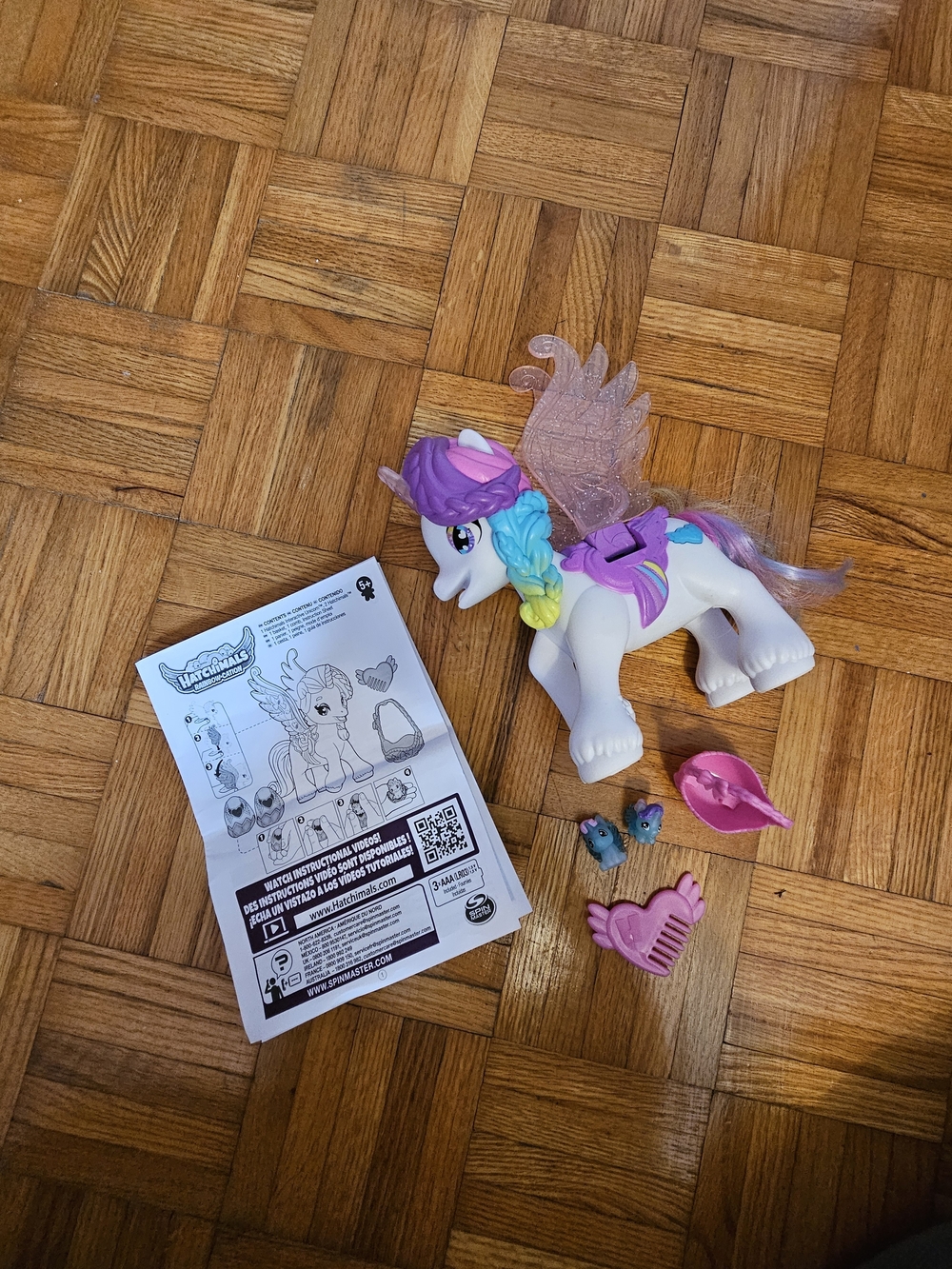 Hatchimals CollEGGtibles, Hatchicorn Unicorn Toy, Flapping Wings (Interactive)